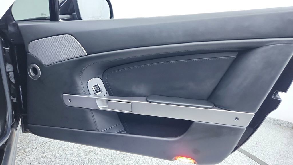 Used 2015 Aston Martin V8 Vantage Coupe image 29