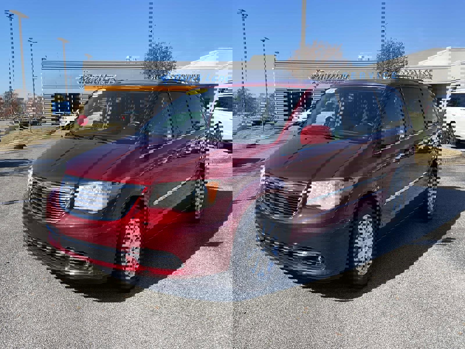 Used 2013 Chrysler Town & Country Touring image 9