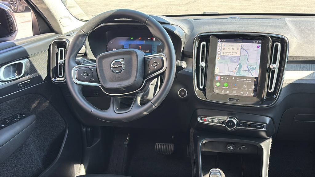Certified 2026 Volvo XC40 B5 Plus AWD/4WD image 7