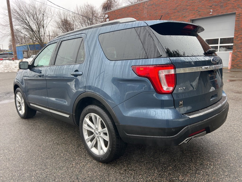 Used 2018 Ford Explorer XLT w/ Equipment Group 202A image 3