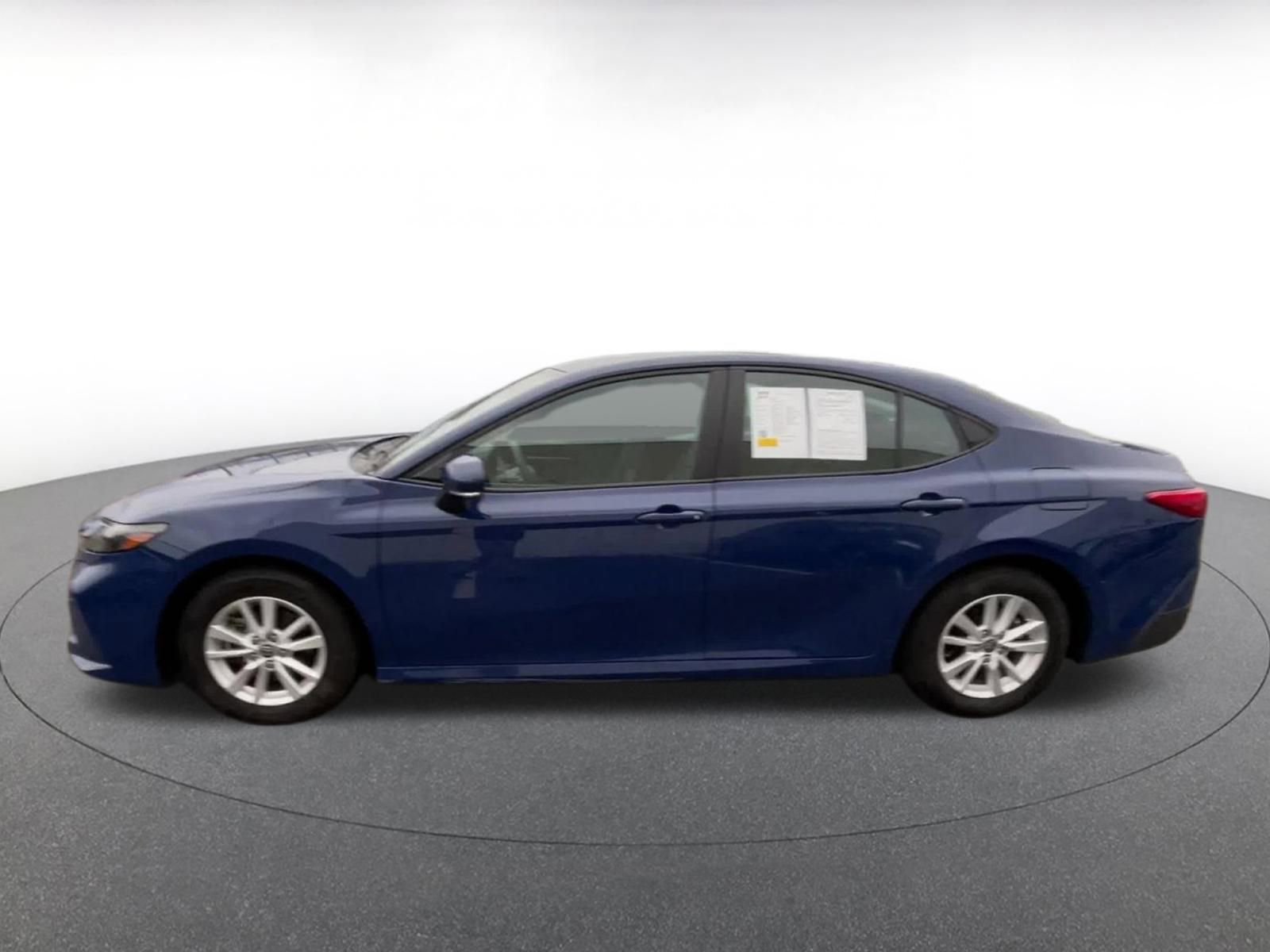 Used 2025 Toyota Camry LE image 8