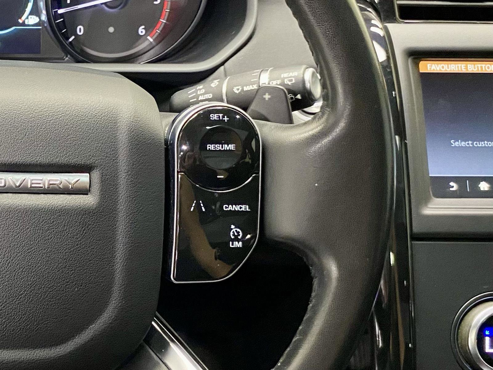 Used 2019 Land Rover Discovery SE AWD/4WD image 20