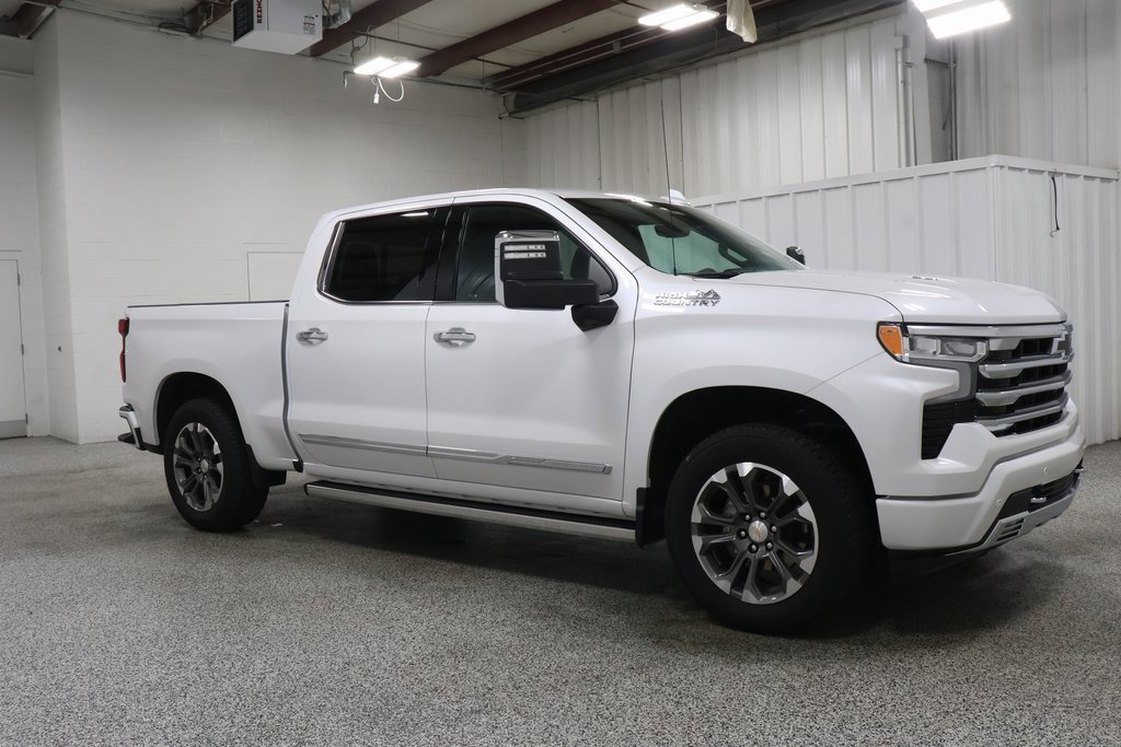 Used 2025 Chevrolet Silverado 1500 High Country w/ Technology Package image 2