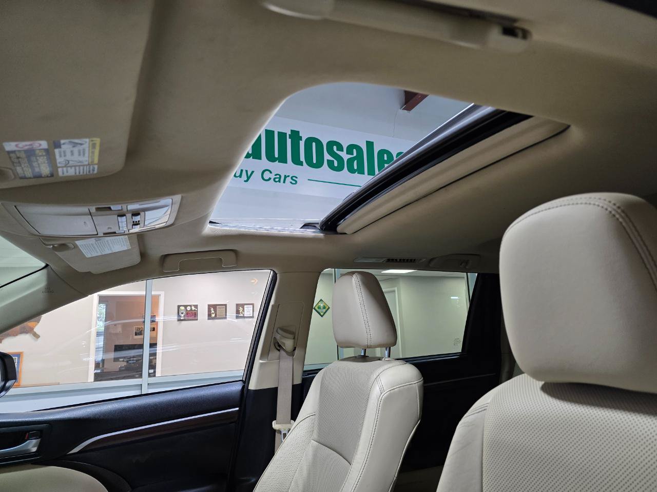 Used 2015 Toyota Highlander Limited AWD/4WD image 42