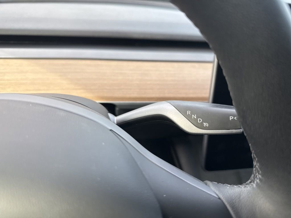 Used 2023 Tesla Model Y 2WD image 17