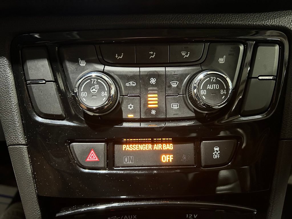 Used 2020 Buick Encore Essence AWD/4WD image 27