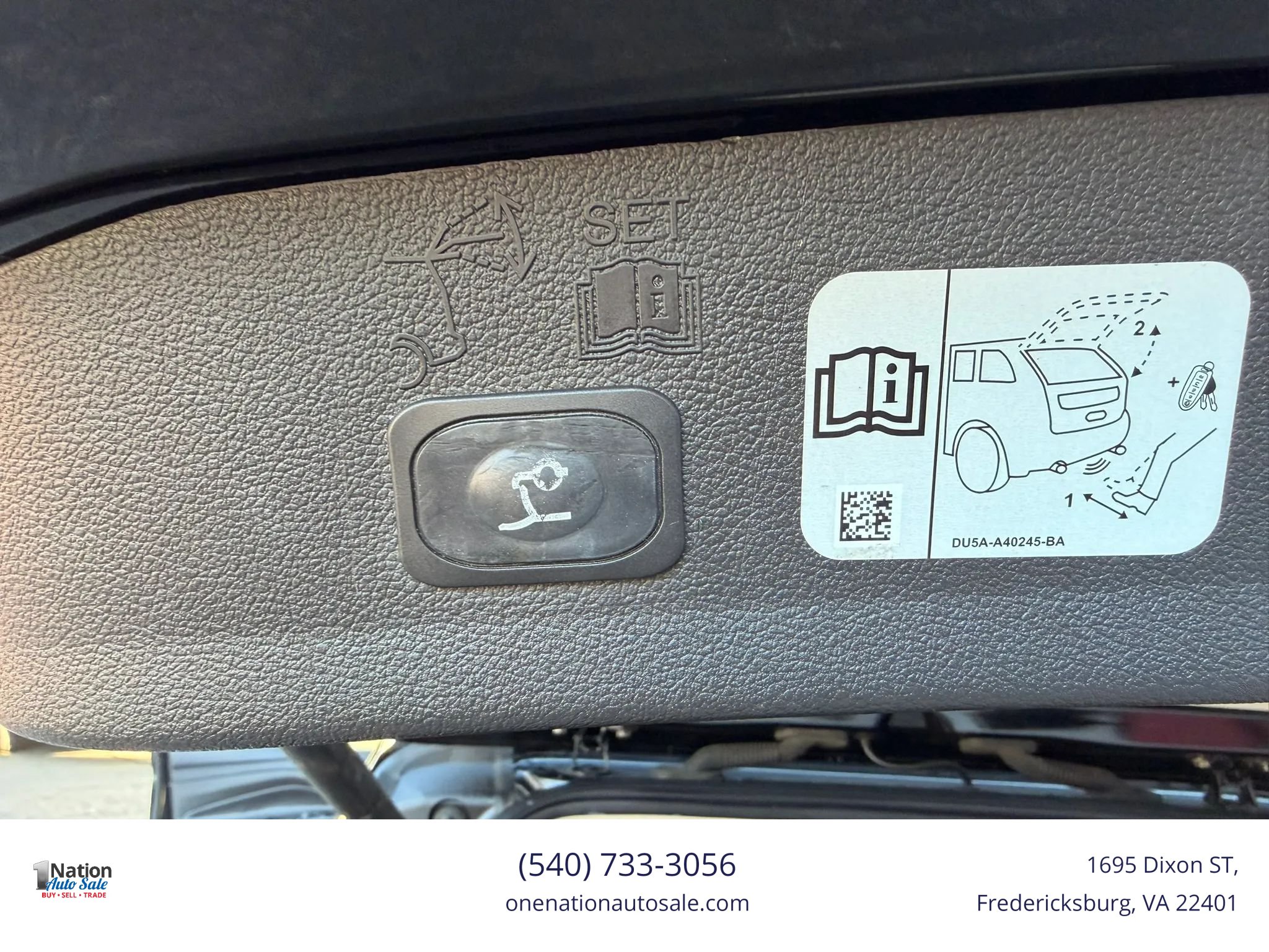 Used 2017 Ford Escape Titanium AWD/4WD image 19