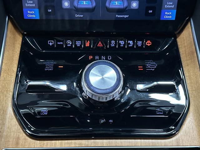 Used 2024 Jeep Grand Wagoneer Series III image 24