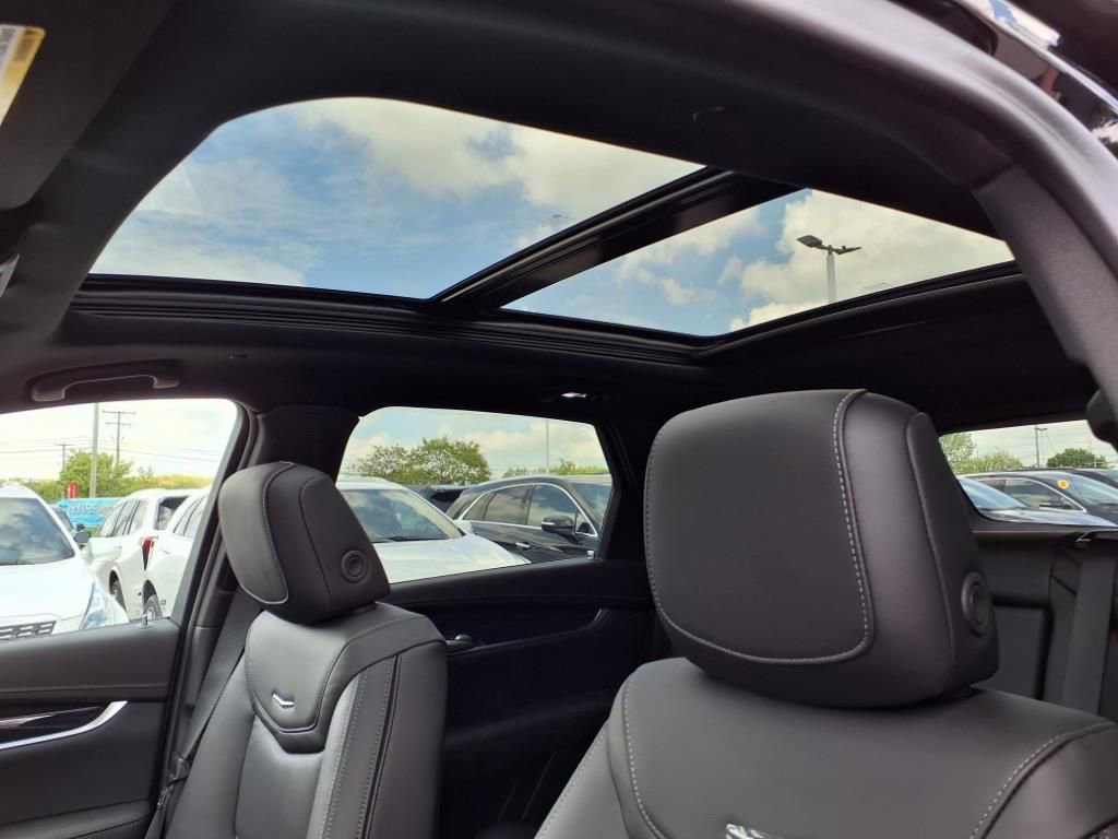 New 2025 Cadillac XT5 Premium Luxury w/ LPO, Floor Liner Package image 14