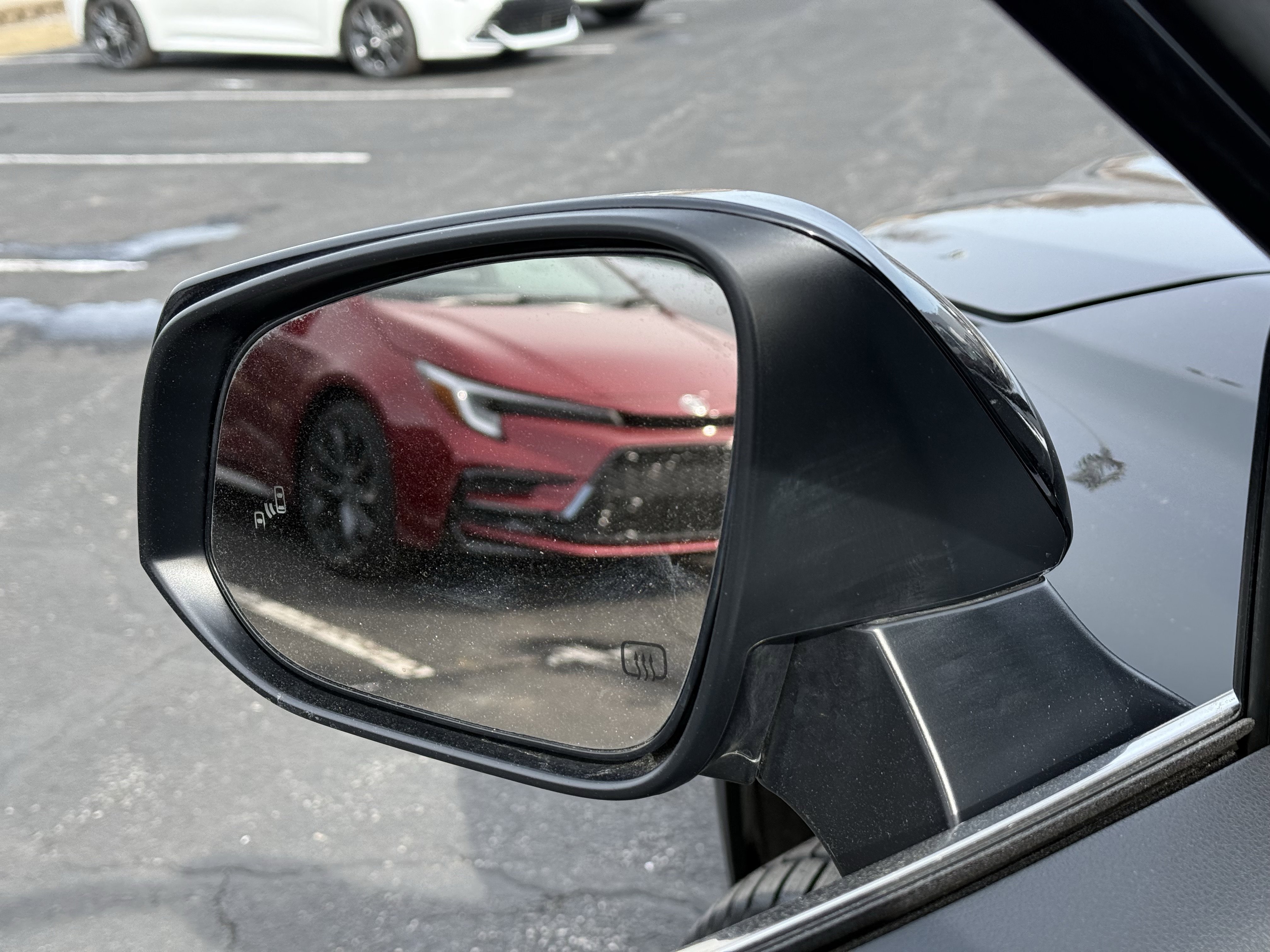 Used 2023 Toyota Highlander XLE image 24