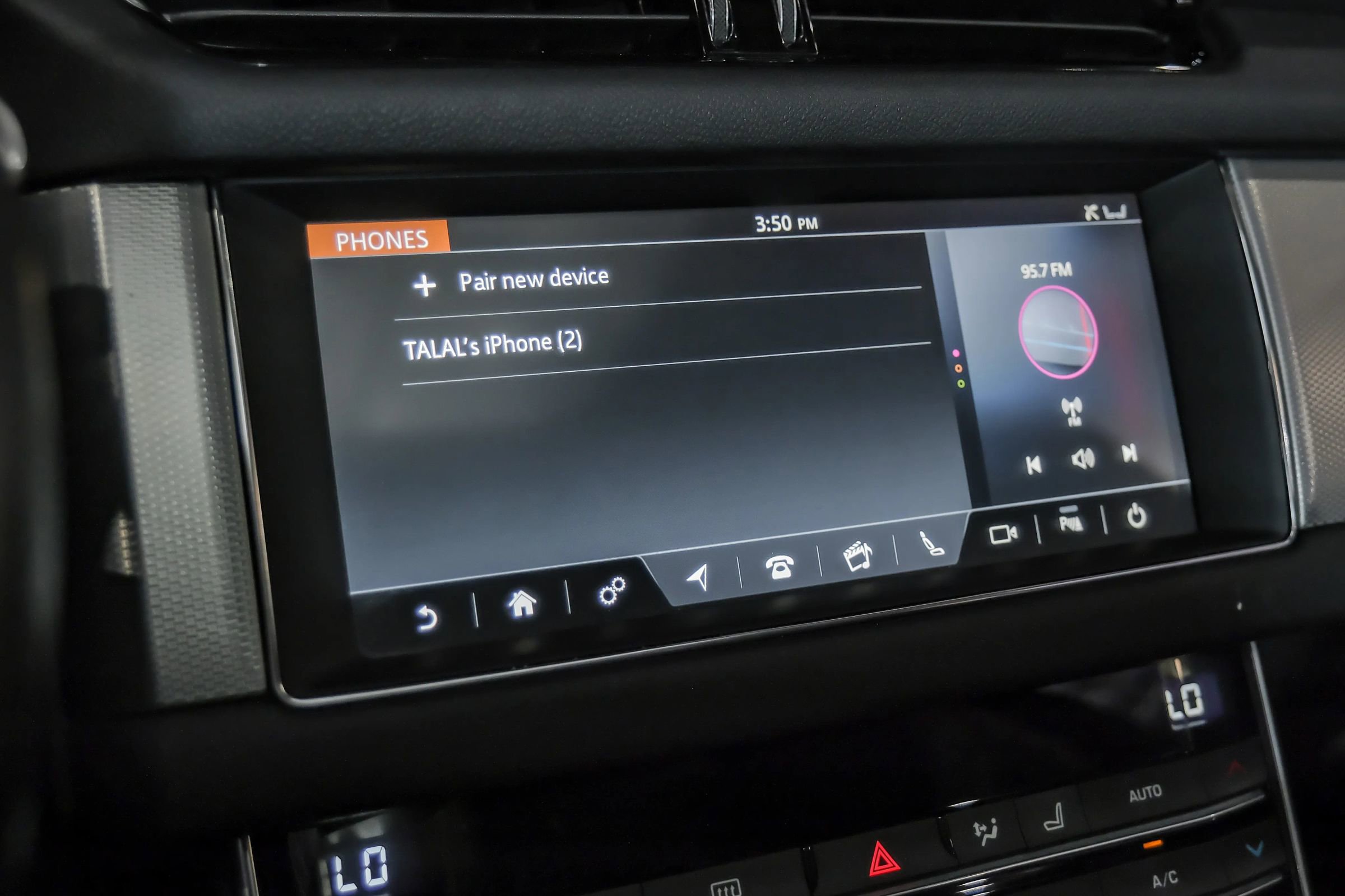 Used 2020 Jaguar XF Prestige RWD image 27