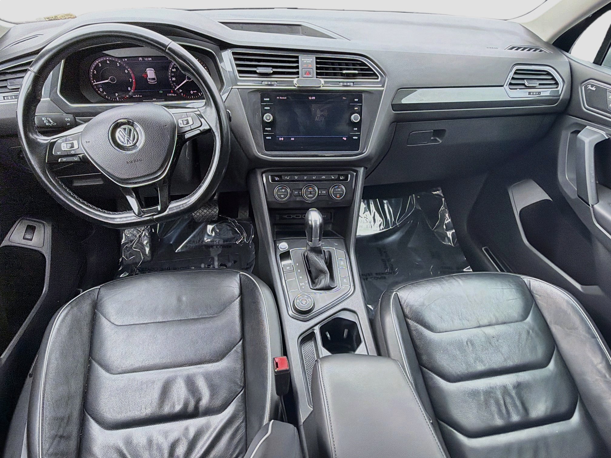 Used 2019 Volkswagen Tiguan SEL Premium w/ 3rd Row Seat Package AWD/4WD image 15