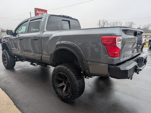 Used 2017 Nissan Titan S image 5