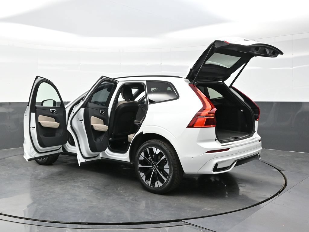 New 2026 Volvo XC60 B5 Plus w/ Climate Package PRO AWD/4WD image 45