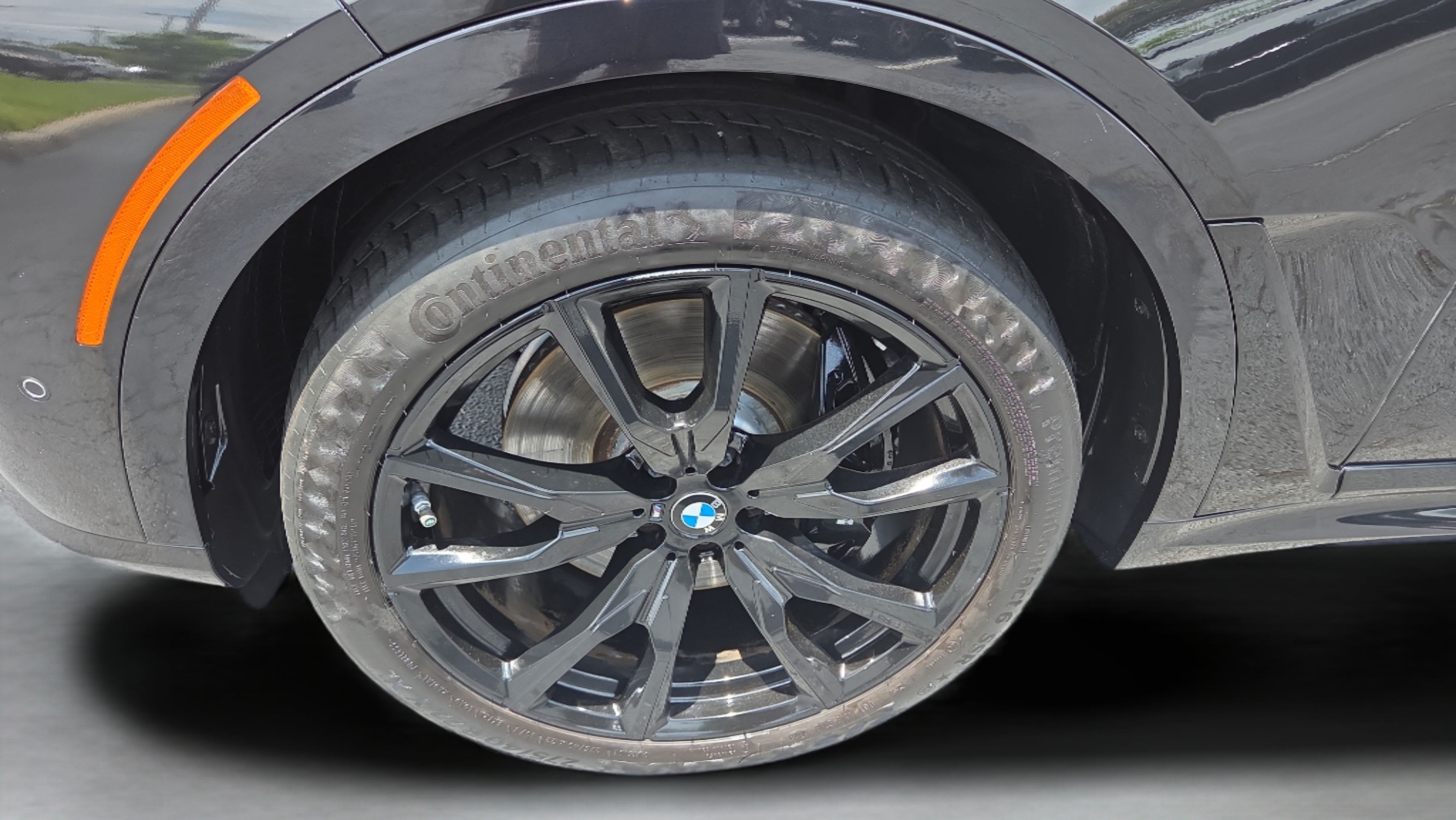 Certified 2024 BMW X7 xDrive40i w/ Executive Package AWD/4WD image 37