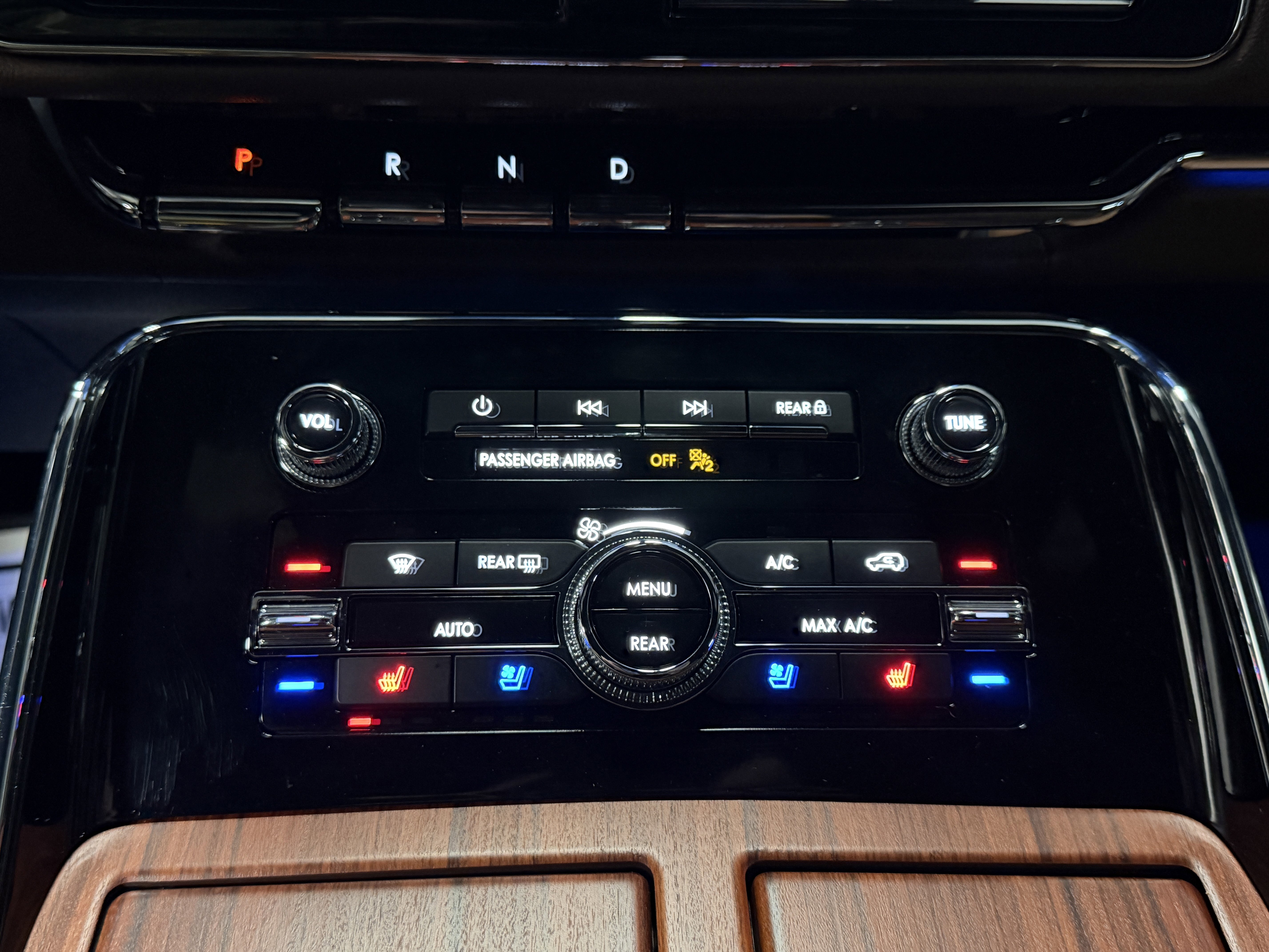 Used 2024 Lincoln Navigator Reserve AWD/4WD image 16