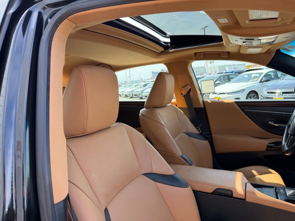 Used 2023 Lexus ES 250 w/ Premium Package image 20