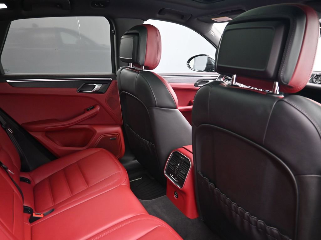 Certified 2023 Porsche Macan GTS image 7