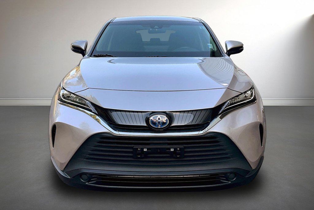Used 2022 Toyota Venza LE AWD/4WD image 2