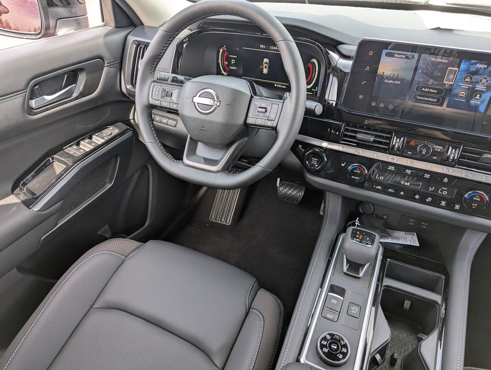 New 2026 Nissan Pathfinder SL AWD/4WD image 18