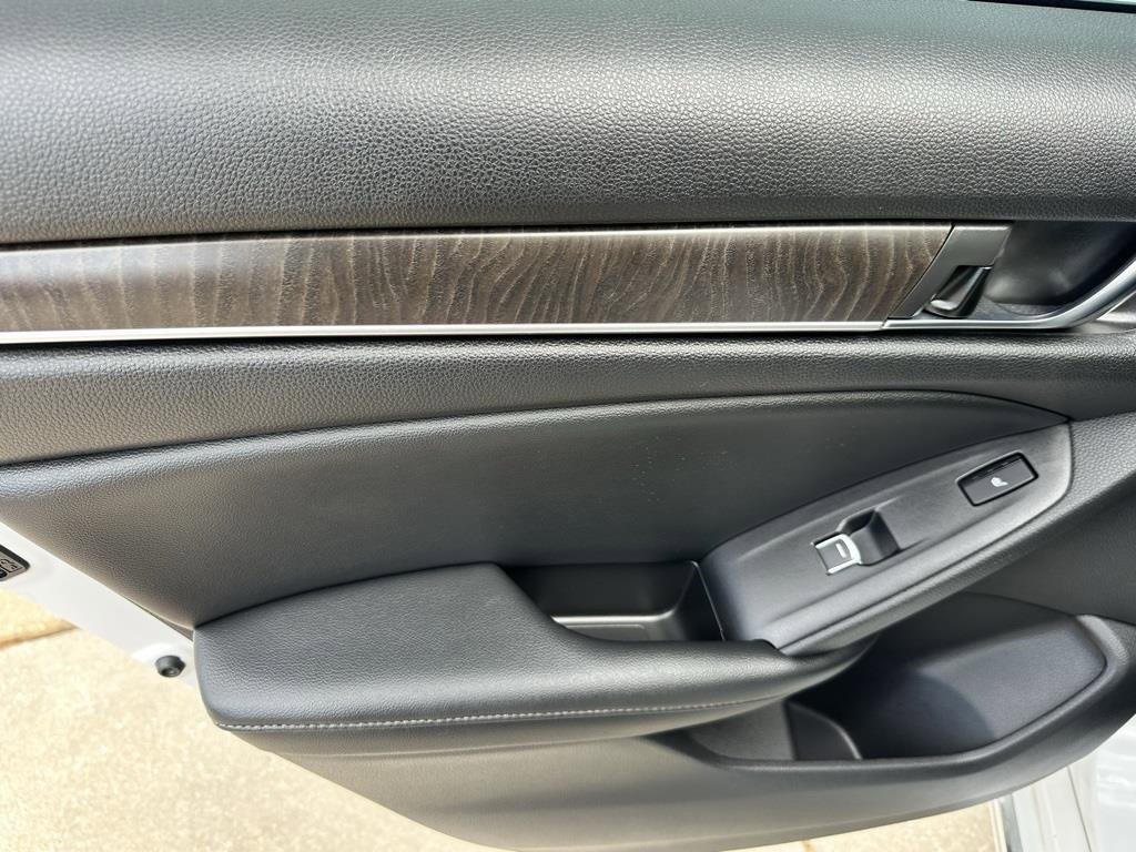 Used 2021 Honda Accord Touring image 23