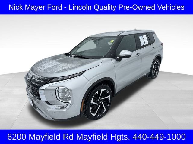 Used 2024 Mitsubishi Outlander image 3