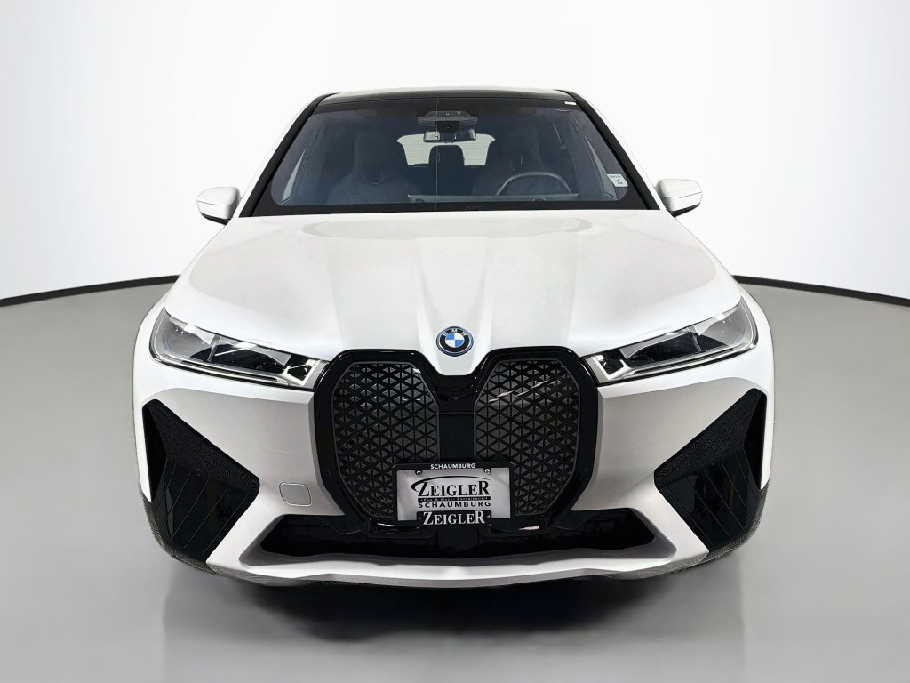 Used 2024 BMW iX xDrive50 w/ Premium Package AWD/4WD image 2
