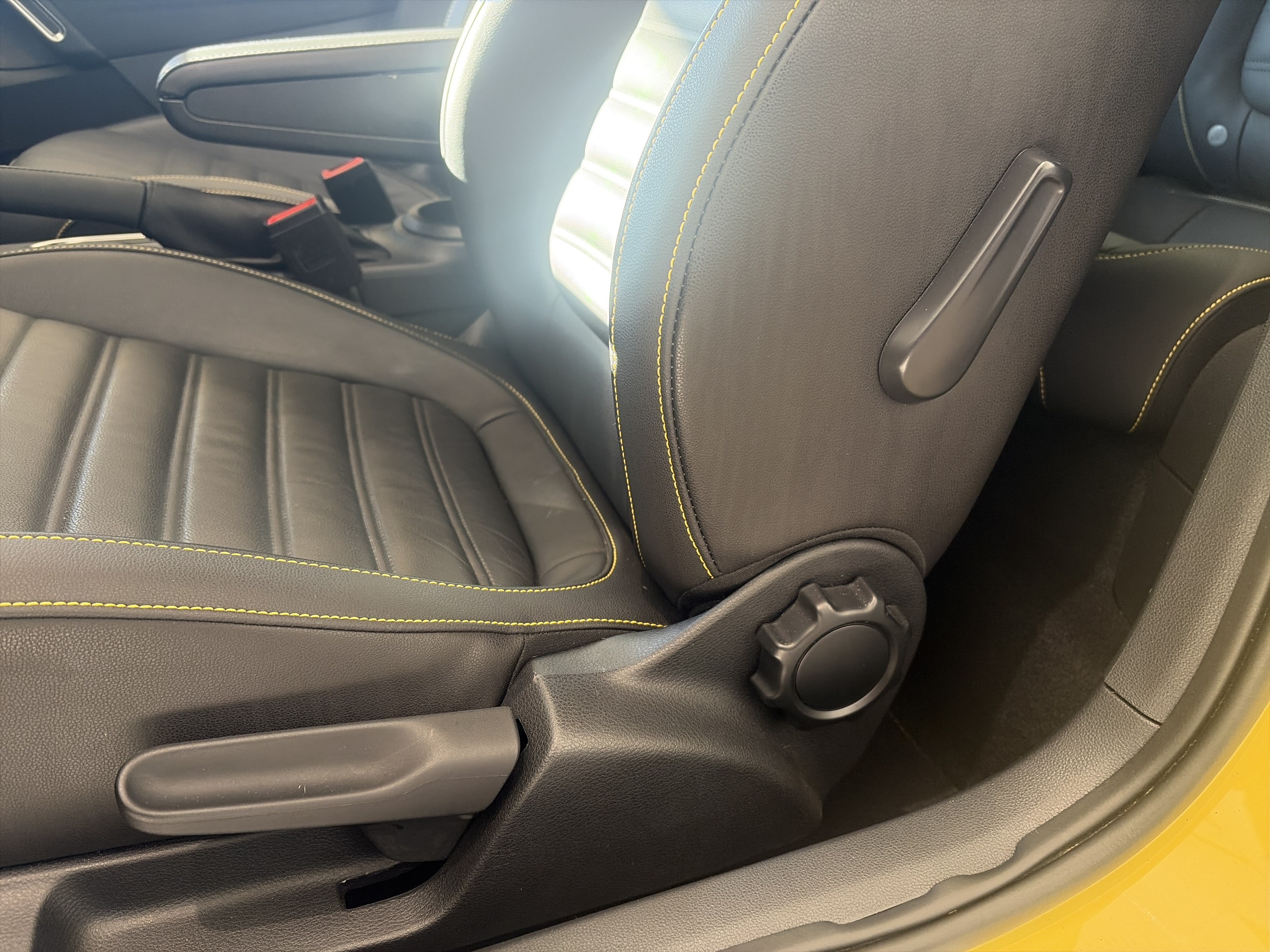 Used 2014 Volkswagen Beetle GSR FWD image 32