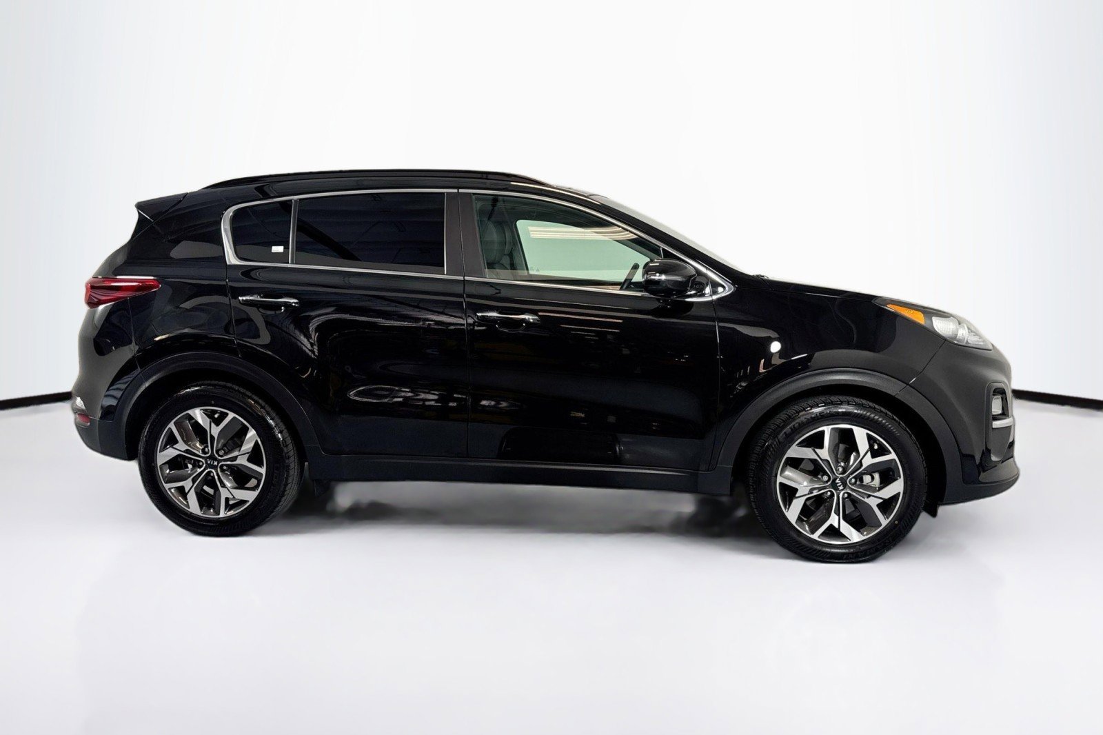 Used 2022 Kia Sportage EX image 4