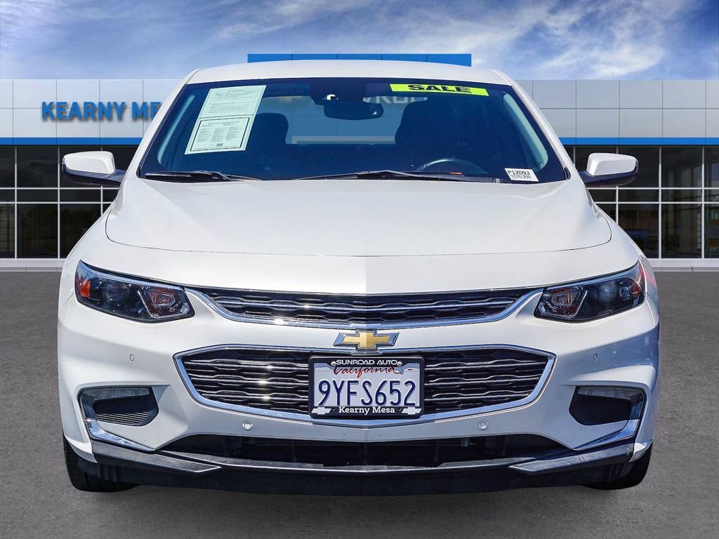 Used 2017 Chevrolet Malibu LT w/ Driver Confidence Package FWD image 2