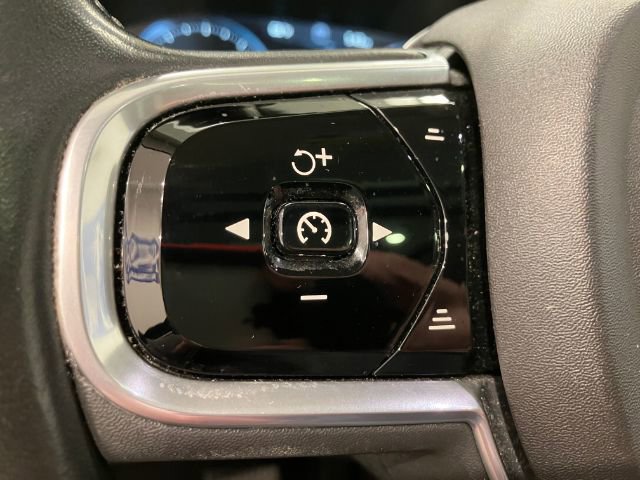 Used 2017 Volvo XC90 T6 Momentum w/ Vision Package AWD/4WD image 29