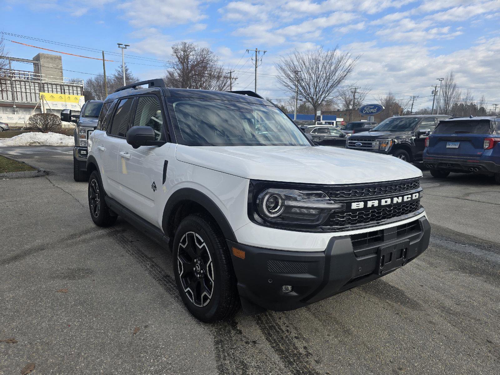 Used 2025 Ford Bronco Sport Outer Banks w/ Outer Banks Tech Package+ image 1