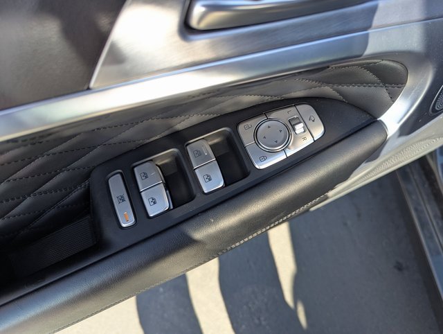 Used 2020 Genesis G70 2.0T image 28