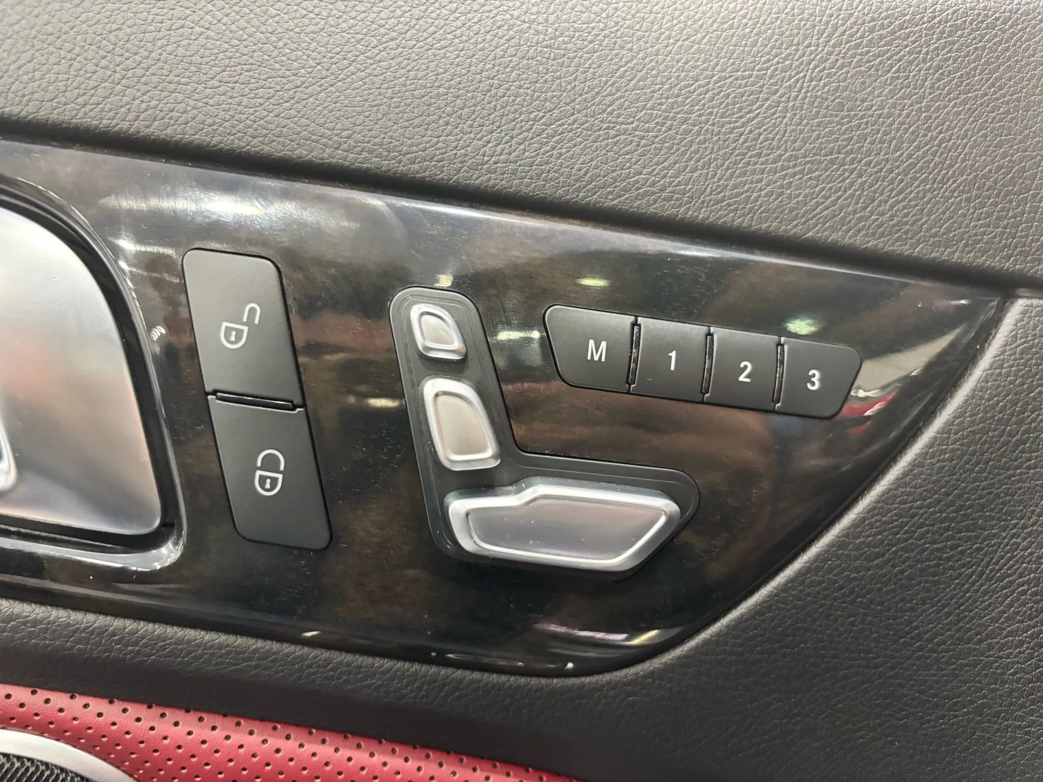 Used 2017 Mercedes-Benz SLC 43 AMG image 33