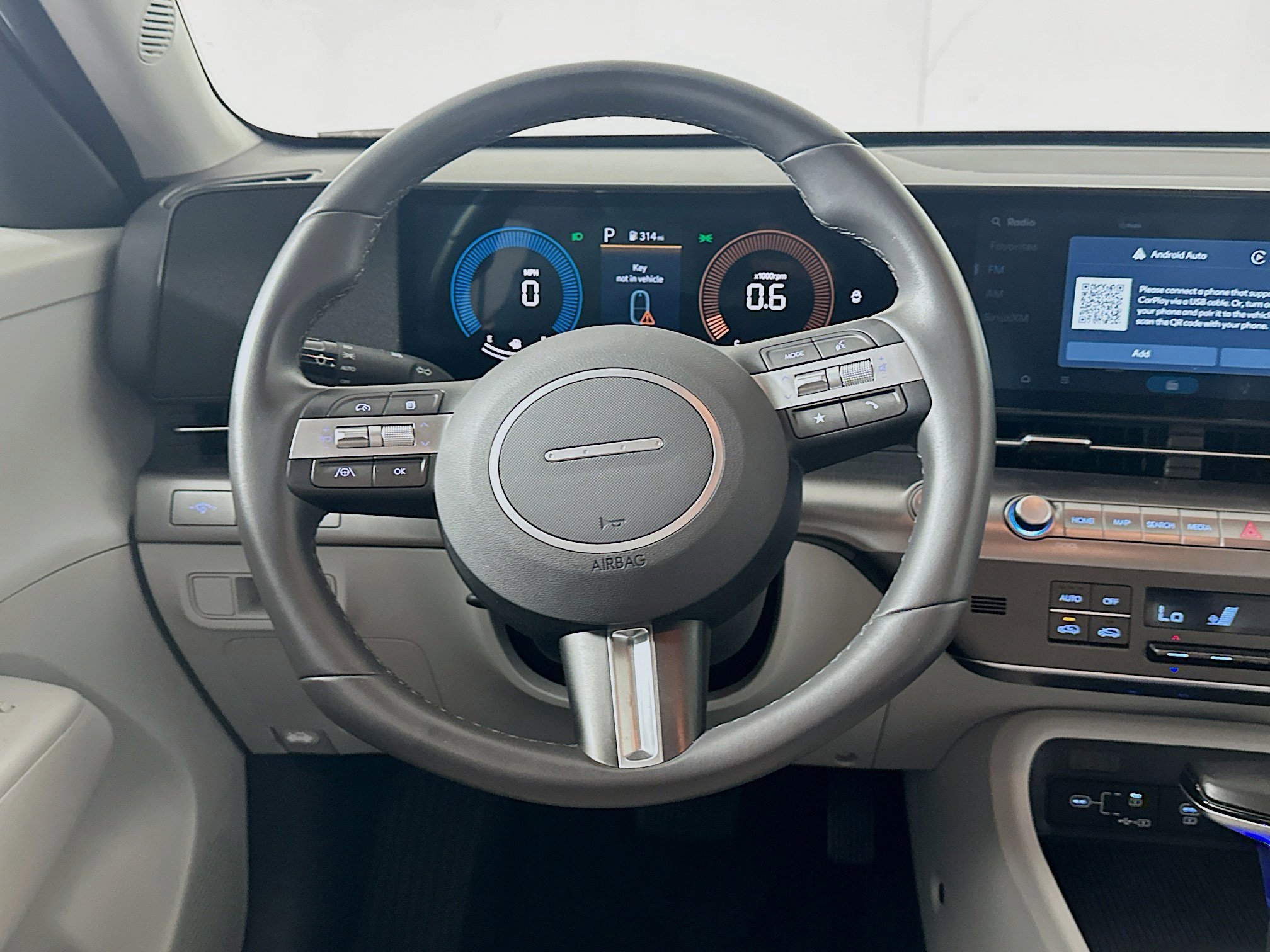 Used 2025 Hyundai Kona SEL image 18