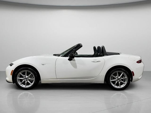 Used 2017 MAZDA MX-5 Miata Sport RWD image 8