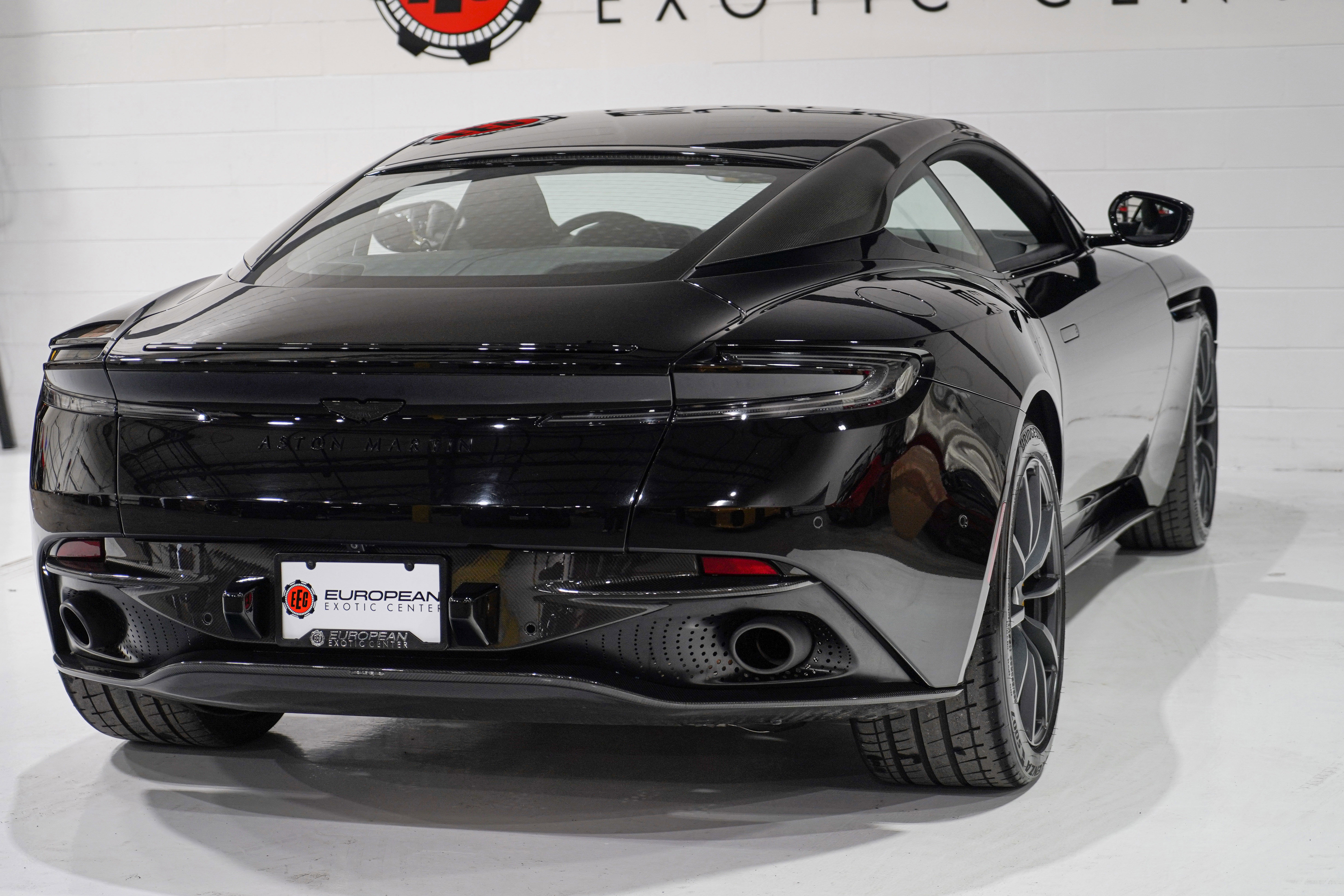 Used 2023 Aston Martin DB11 V12 RWD image 38