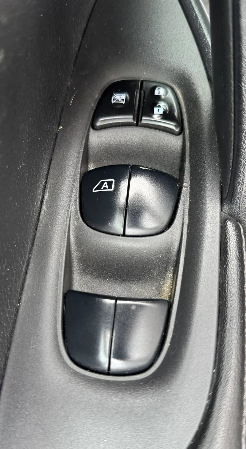 Used 2021 Nissan Rogue Sport SV AWD/4WD image 23
