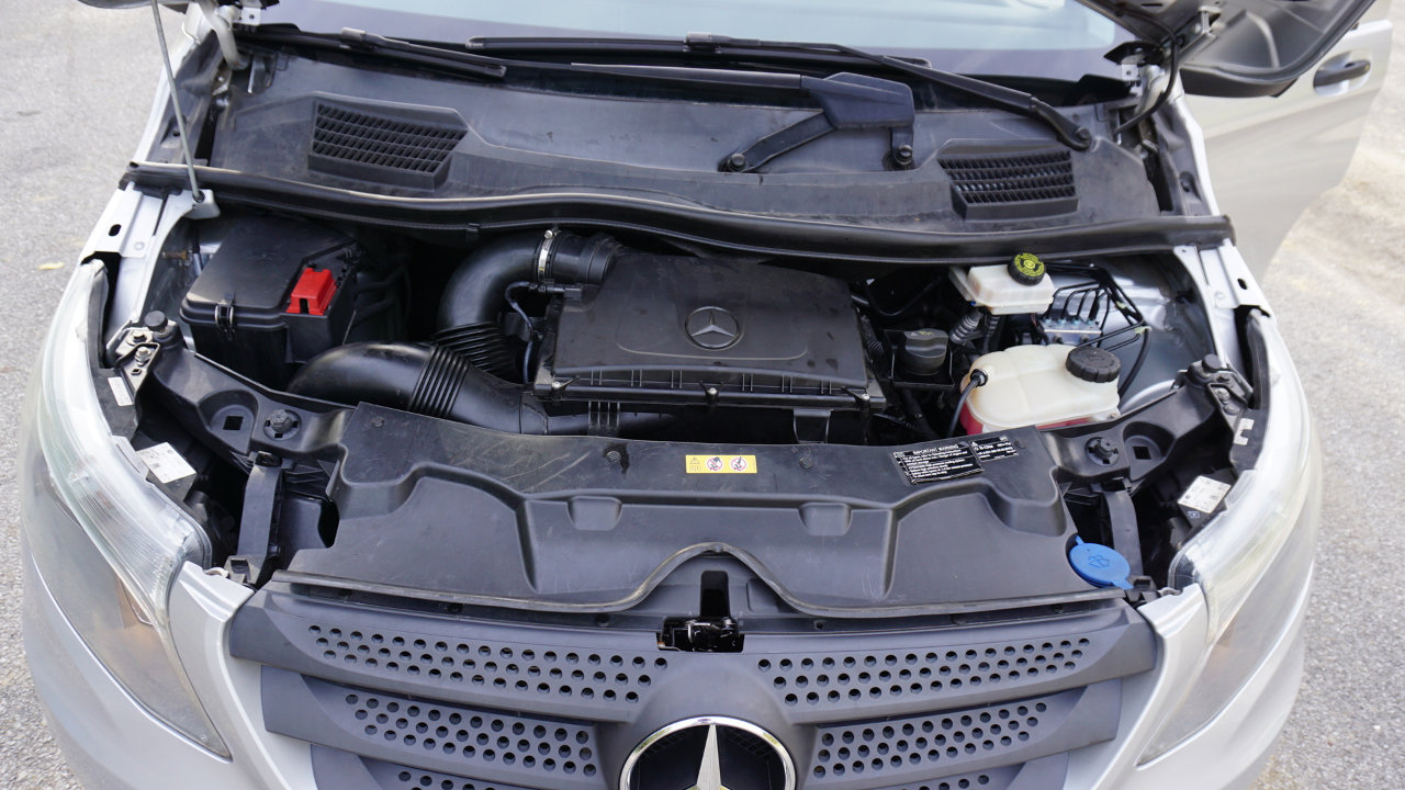 Used 2016 Mercedes-Benz Metris Passenger image 29