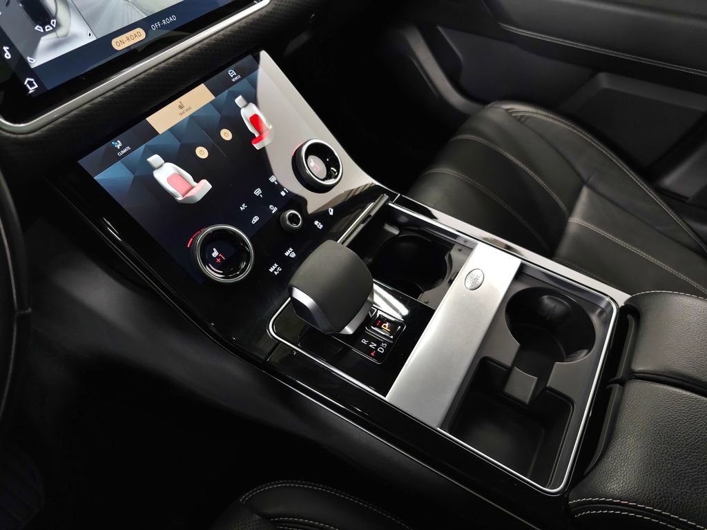 Certified 2021 Land Rover Range Rover Velar R-Dynamic S AWD/4WD image 33