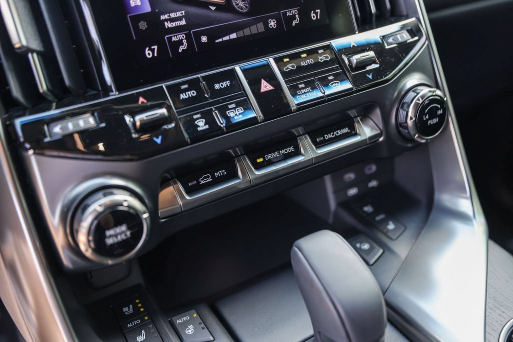 Used 2026 Lexus LX 700h Luxury w/ Appearance Package AWD/4WD image 19