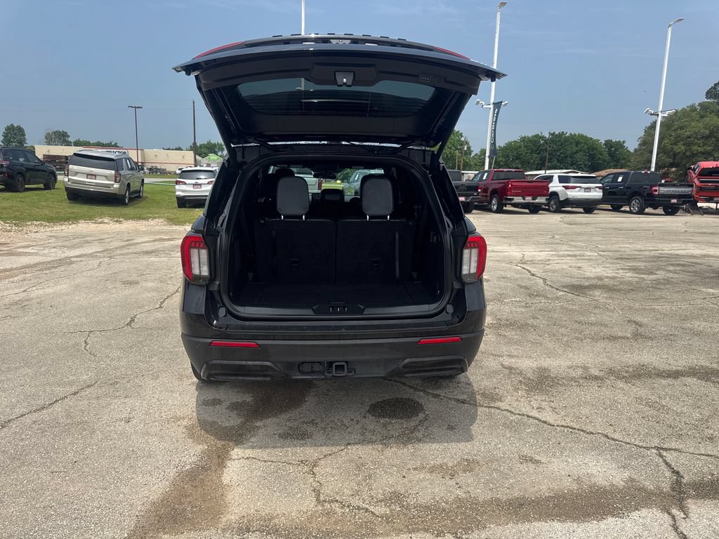 Used 2025 Ford Explorer ST-Line w/ ST-Line Street Pack AWD/4WD image 24