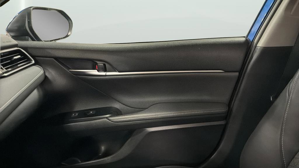 Used 2019 Toyota Camry XSE FWD image 13