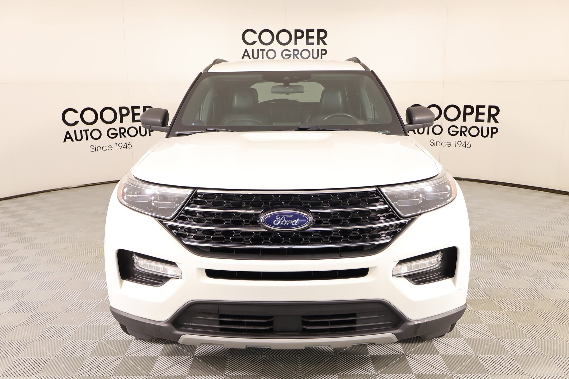 Used 2020 Ford Explorer XLT w/ Equipment Group 202A image 9