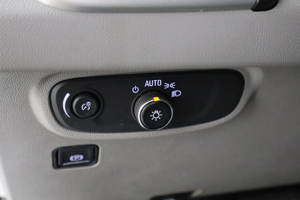Used 2022 GMC Terrain SLE w/ Driver Convenience Package FWD image 22