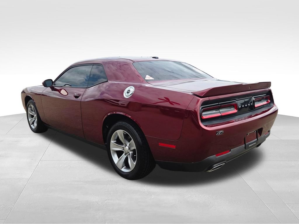 Used 2018 Dodge Challenger SXT RWD image 5