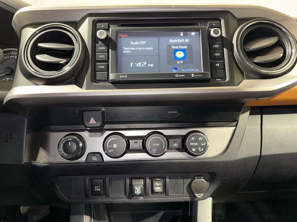 Used 2019 Toyota Tacoma SR5 AWD/4WD image 24