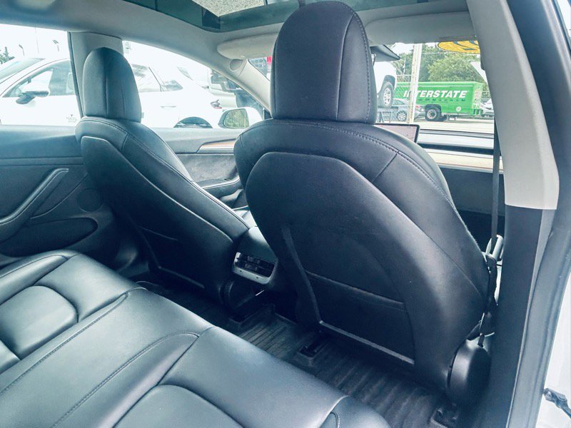 Used 2022 Tesla Model 3 Standard Range image 16