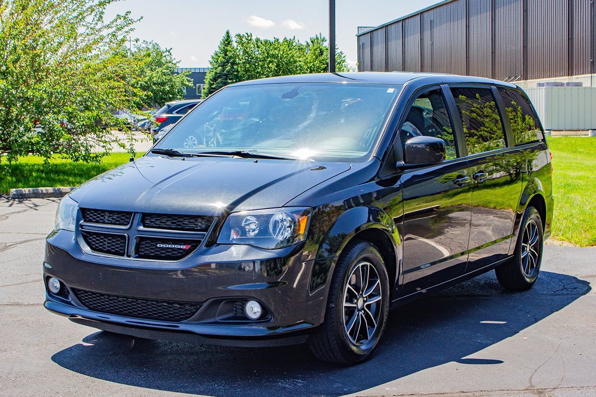 Used 2019 Dodge Grand Caravan SE FWD image 3