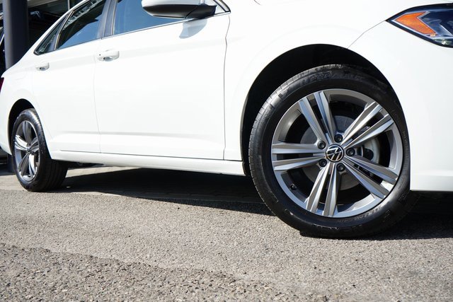 Used 2023 Volkswagen Jetta SE image 9